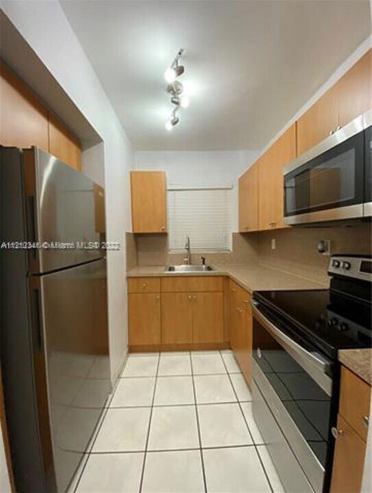 140 Royal Palm Rd in Hialeah Gardens, FL - Building Photo