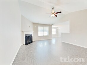 295 New Castle Ln in Spring Lake, NC - Building Photo - Building Photo