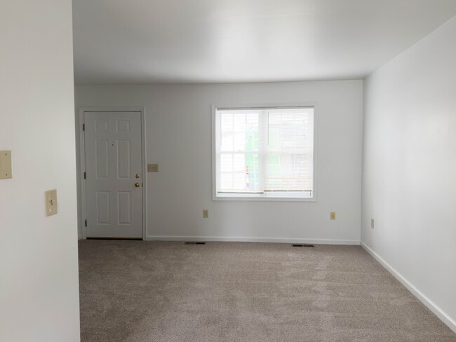 80 Diller Ave in New Holland, PA - Building Photo - Building Photo