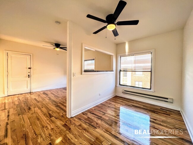 property at 825 W Waveland Ave