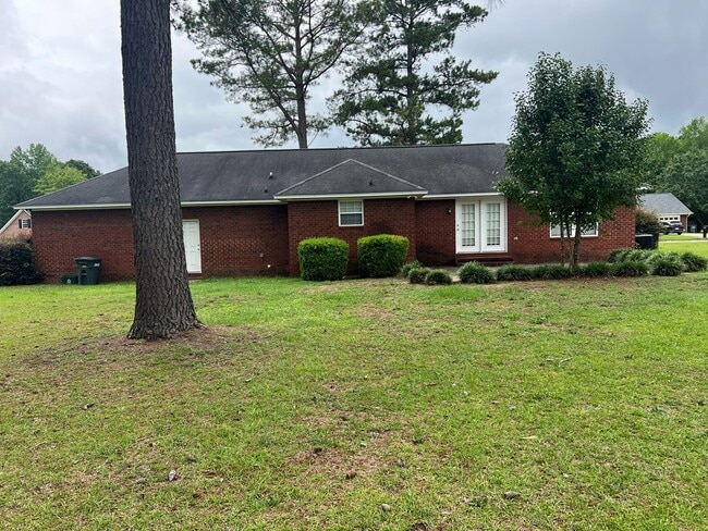 325 Trailwood Dr in Sumter, SC - Building Photo - Building Photo