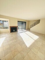 8230 Caminito Modena in La Jolla, CA - Building Photo