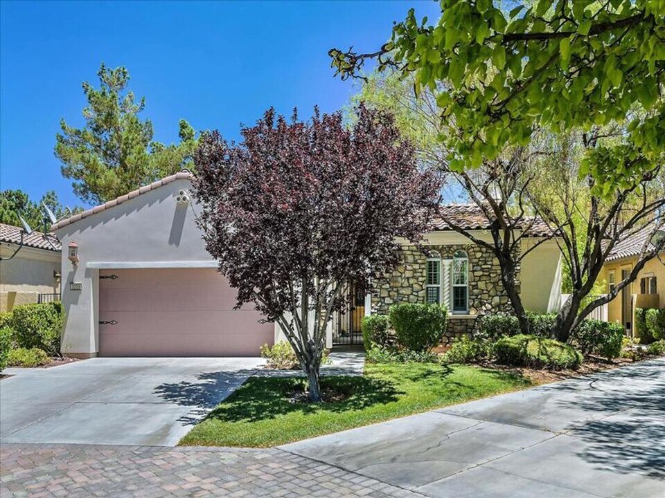 3255 Birchwood Park Cir in Las Vegas, NV - Building Photo
