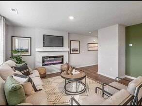 2527 SE Hawkins Ave in West Des Moines, IA - Building Photo - Building Photo