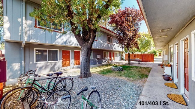 I Street Apartments in Davis, CA - Building Photo