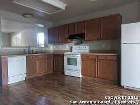 838 Barrel Point in San Antonio, TX - Building Photo