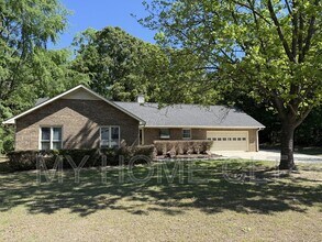 4501 Mountain Island Dr in Charlotte, NC - Building Photo - Building Photo