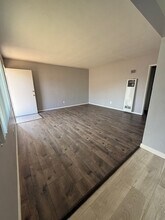 1491 Holly Ave in Imperial Beach, CA - Foto de edificio - Building Photo