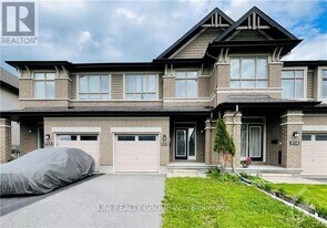 520 Earnscliffe Grove in Ottawa, ON - Building Photo