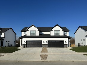 602 Rapp Dr in Mahomet, IL - Building Photo - Building Photo