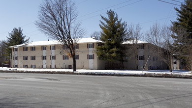 Courtyards Apartments in Indianapolis, IN - Building Photo - Building Photo