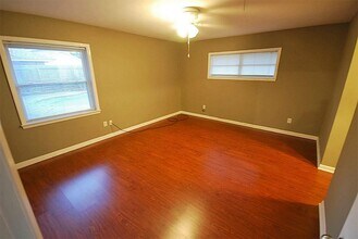 986 Chamboard Ln in Houston, TX - Building Photo - Building Photo