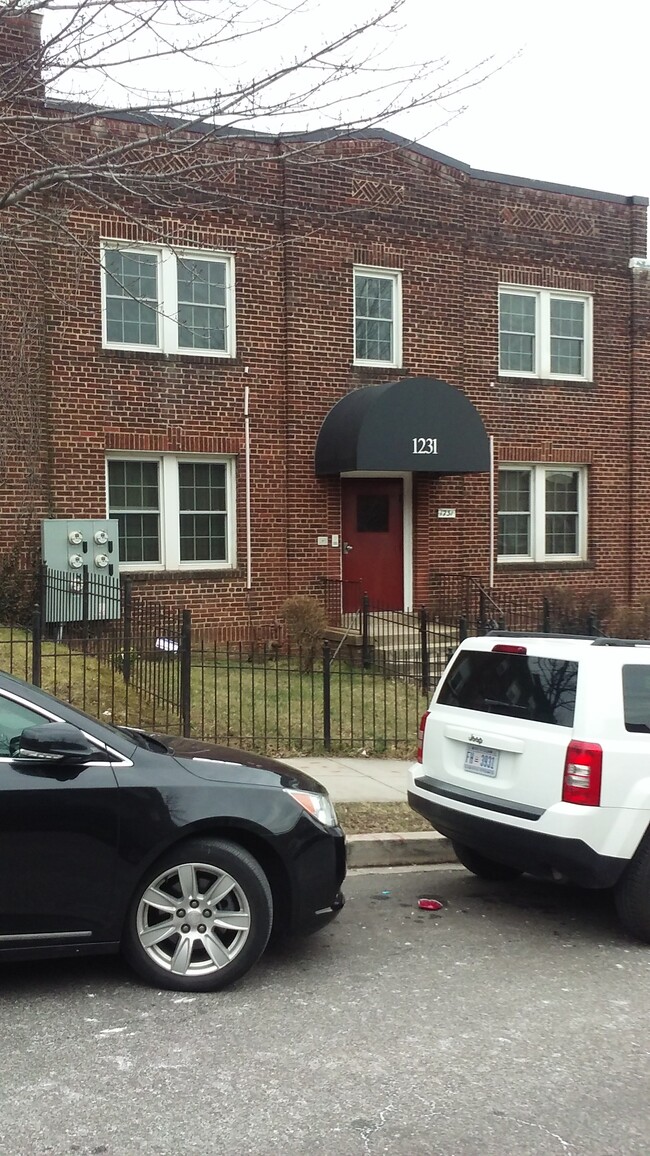1231 Holbrook Ter NE, Unit 1