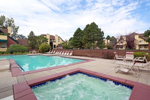 Huntington Ridge Apartments in Aurora, CO - Building Photo