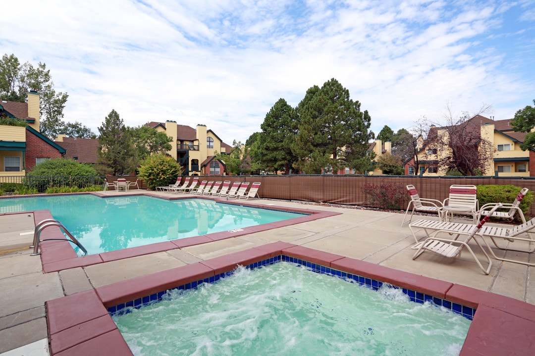 Huntington Ridge Apartments in Denver, CO - Foto de edificio