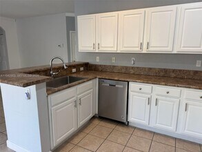 22547 SW 94th Path in Cutler Bay, FL - Building Photo - Building Photo