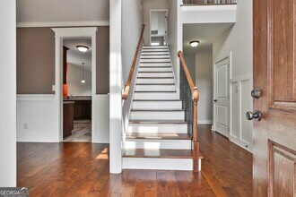 318 Stillwood Dr in Newnan, GA - Foto de edificio - Building Photo