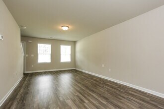 2574 Wood Bend Ln in Riverdale, GA - Building Photo - Building Photo