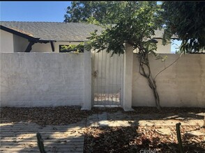 1224 Calle Tulipan in Thousand Oaks, CA - Building Photo - Building Photo