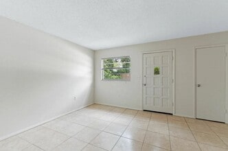 118 Hardin Pl in Edgewater, FL - Building Photo - Building Photo