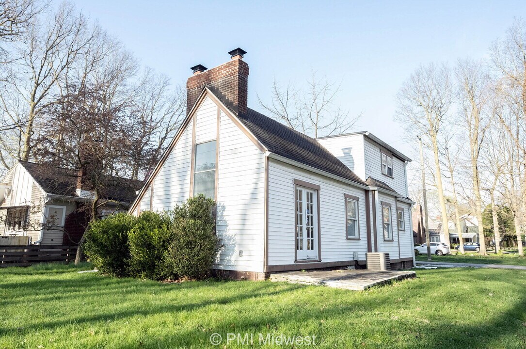 4058 N Illinois St in Indianapolis, IN - Building Photo