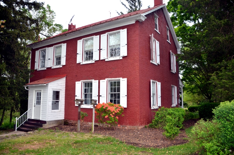 27 Shartlesville Rd in Bernville, PA - Building Photo