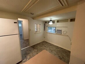 2561 Pioneer Ln in Cleveland, TX - Building Photo - Building Photo