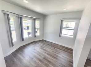 13542 Hamlin St in Van Nuys, CA - Building Photo - Building Photo
