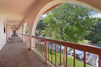 1210 Bahama Bend, Unit C2 in Coconut Creek, FL - Building Photo - Building Photo
