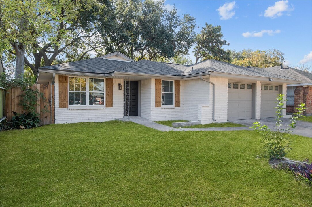 1107 Progreso Dr in Houston, TX - Building Photo