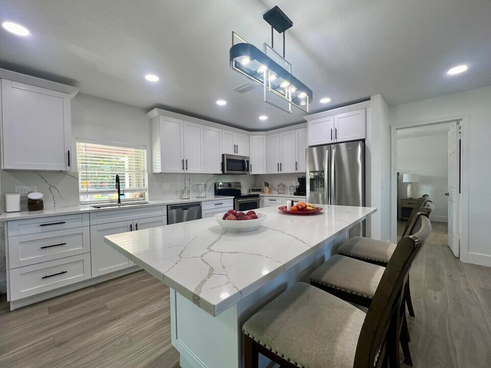 224 Akron Rd in Greenacres, FL - Building Photo