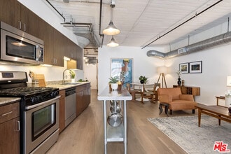 200 N San Fernando Rd in Los Angeles, CA - Building Photo - Building Photo