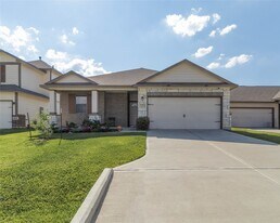 2209 Cedar Vly Dr in Conroe, TX - Building Photo