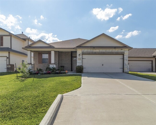 2209 Cedar Vly Dr in Conroe, TX - Building Photo - Building Photo