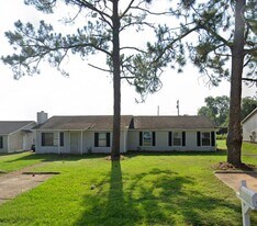 304 Carriage Ln in Albany, GA - Building Photo