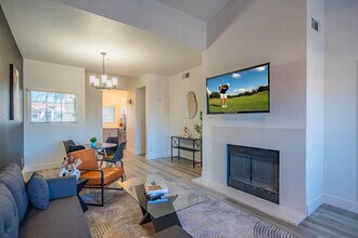 7900 E Princess Dr in Scottsdale, AZ - Building Photo - Building Photo