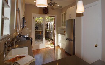 307 9th St SE in Washington, DC - Building Photo - Building Photo