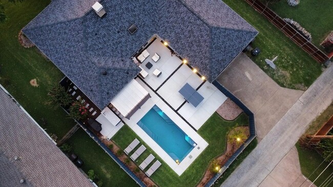 4008 Hatherly Dr
