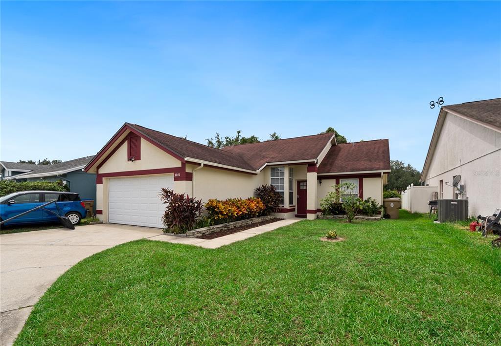 3016 Bloomsbury Dr in Kissimmee, FL - Building Photo