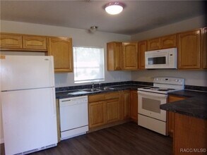 2807 Jefferson St W in Inverness, FL - Foto de edificio - Building Photo