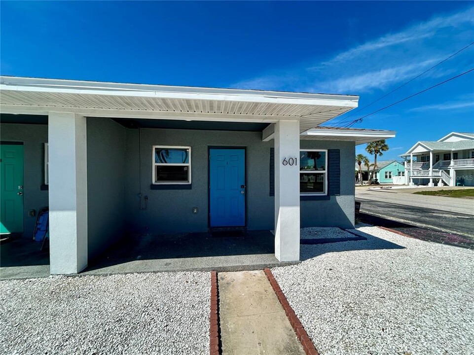 601 76th Ave in St Pete Beach, FL - Building Photo