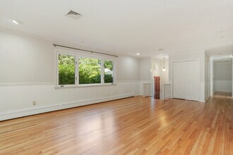 4 Nappa Ln in Westport, CT - Building Photo - Building Photo