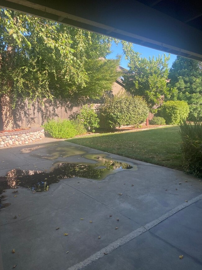 2625 Carmichael Way in Turlock, CA - Building Photo - Building Photo