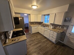 1949 S Mobile St in Aurora, CO - Building Photo - Building Photo