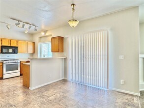 6801 Squaw Mountain Dr in Las Vegas, NV - Building Photo - Building Photo