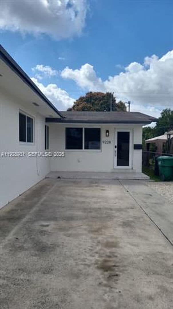 9228 SW 37th St in Miami, FL - Building Photo - Building Photo