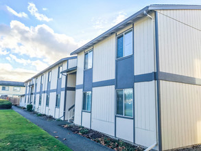 Vincent Apartments in Lakewood, WA - Building Photo - Building Photo