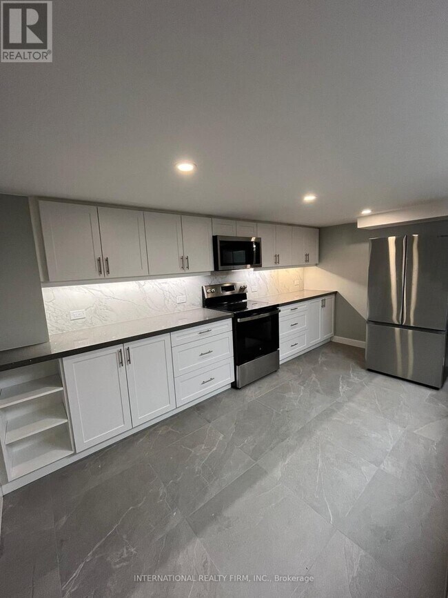 188 McCaffrey Rd in Newmarket, ON - Building Photo - Building Photo