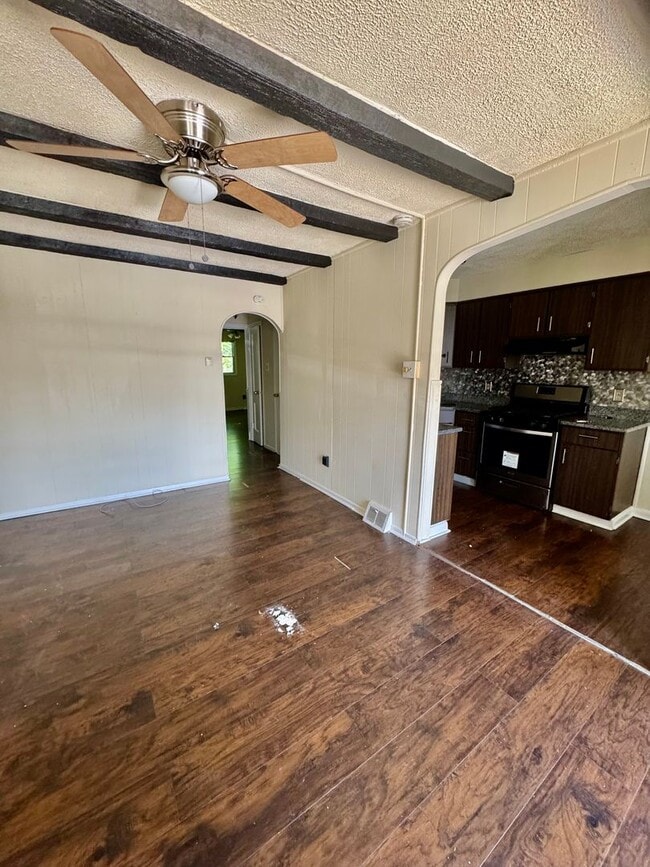 property at 2317 S Ithan St