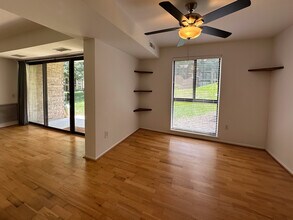 2052 Royal Fern Ct, Unit 2B in Reston, VA - Building Photo - Building Photo